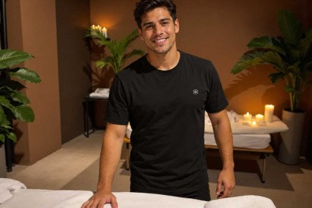 Who Is the Best Gay Masseur in Maspalomas for Therapeutic Tantra Massage?